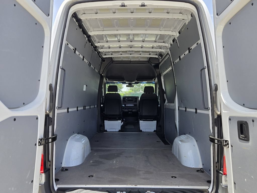 Used 2025 Mercedes-Benz Sprinter 2500 image 15