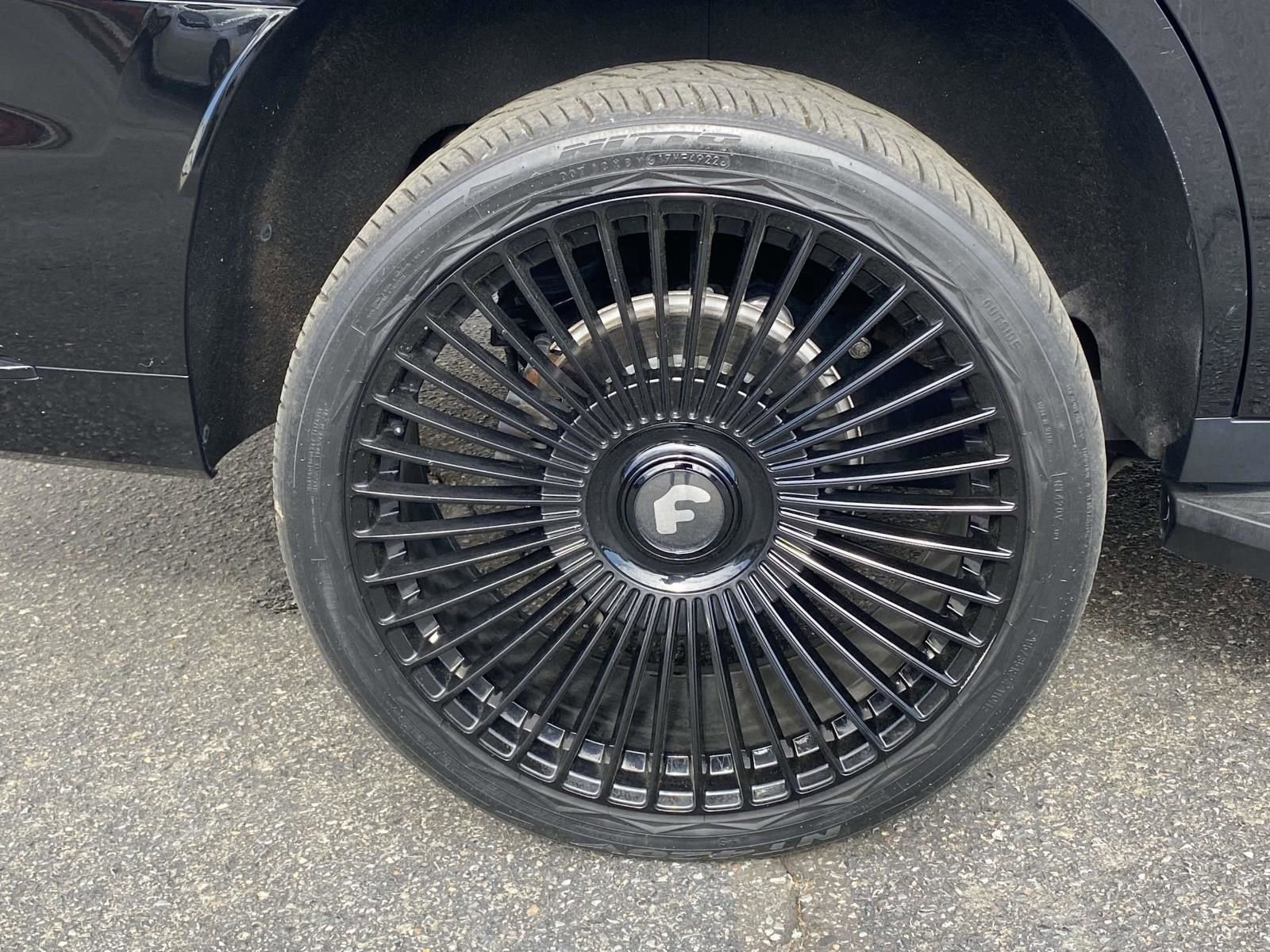 Used 2021 Cadillac Escalade Sport w/ LPO, ONYX Package image 8