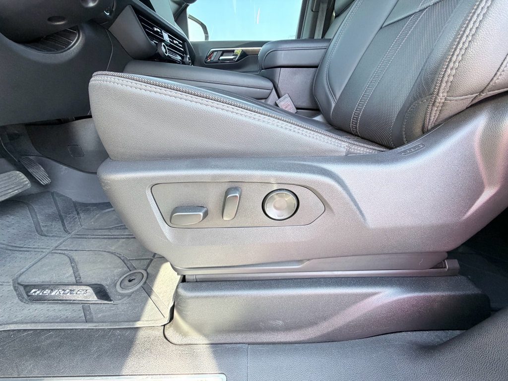 Used 2026 Chevrolet Tahoe High Country RWD image 24