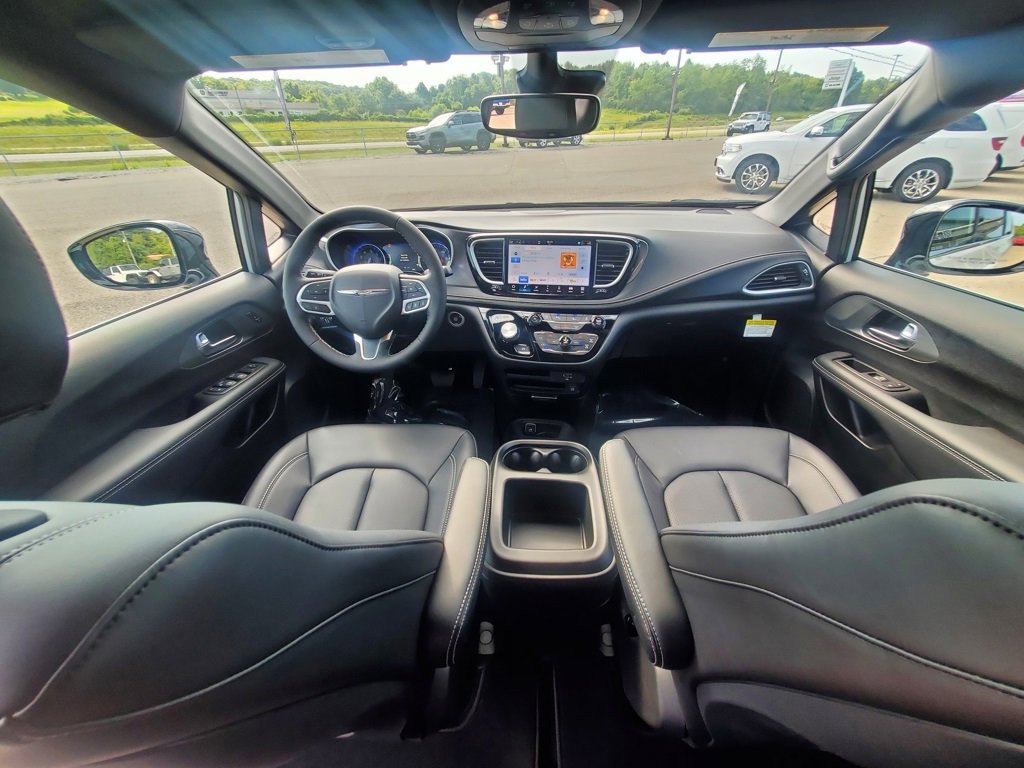 New 2026 Chrysler Pacifica Select image 23