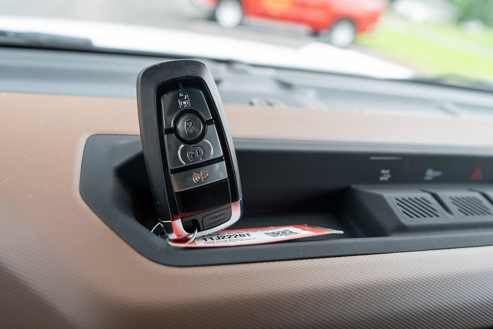 Used 2024 Ford Bronco Outer Banks AWD/4WD image 30