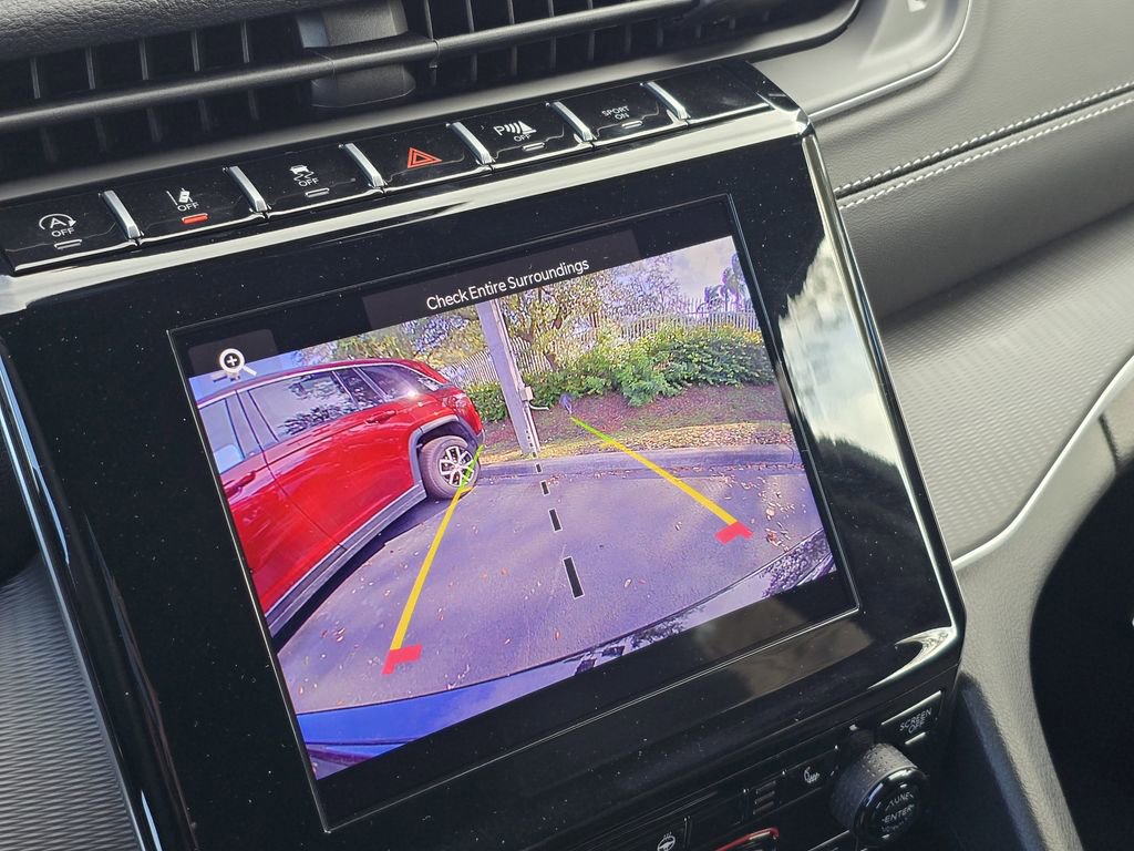 Used 2025 Jeep Grand Cherokee Altitude image 24