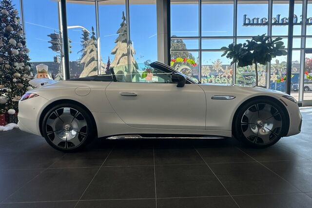 New 2026 Mercedes-Benz Maybach SL 680 image 3