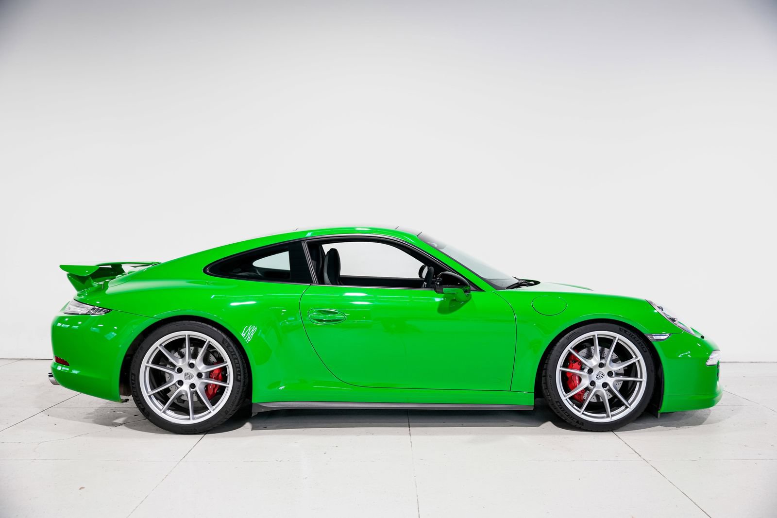 Used 2014 Porsche 911 Carrera 4S AWD/4WD image 2
