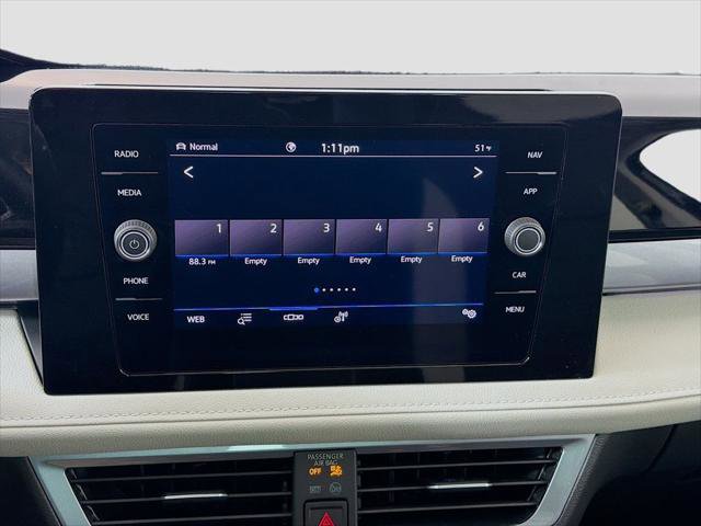 Used 2025 Volkswagen Taos SEL AWD/4WD image 16