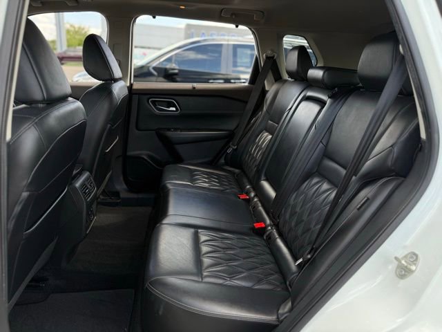 Used 2023 Nissan Rogue Platinum w/ Platinum Premium Package image 16