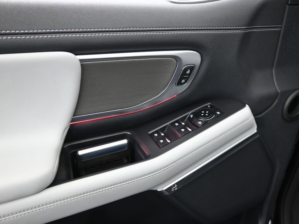 Certified 2025 Ford Expedition Max Platinum image 12