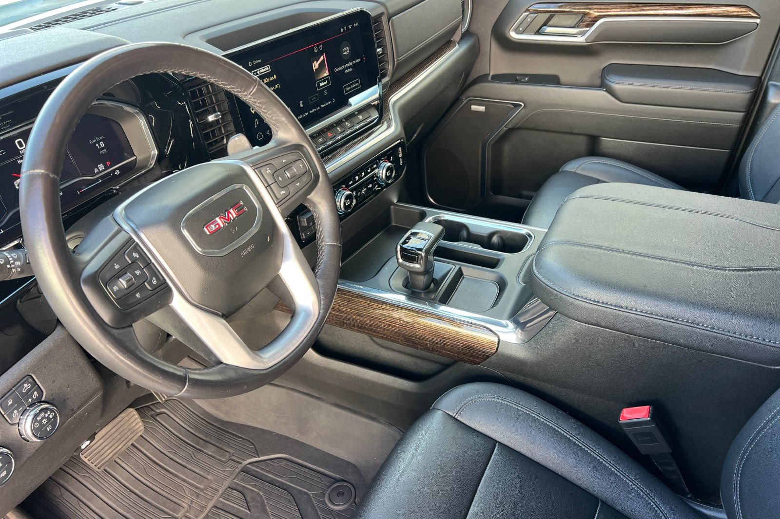 Used 2023 GMC Sierra 1500 Elevation w/ Elevation Premium Package AWD/4WD image 10