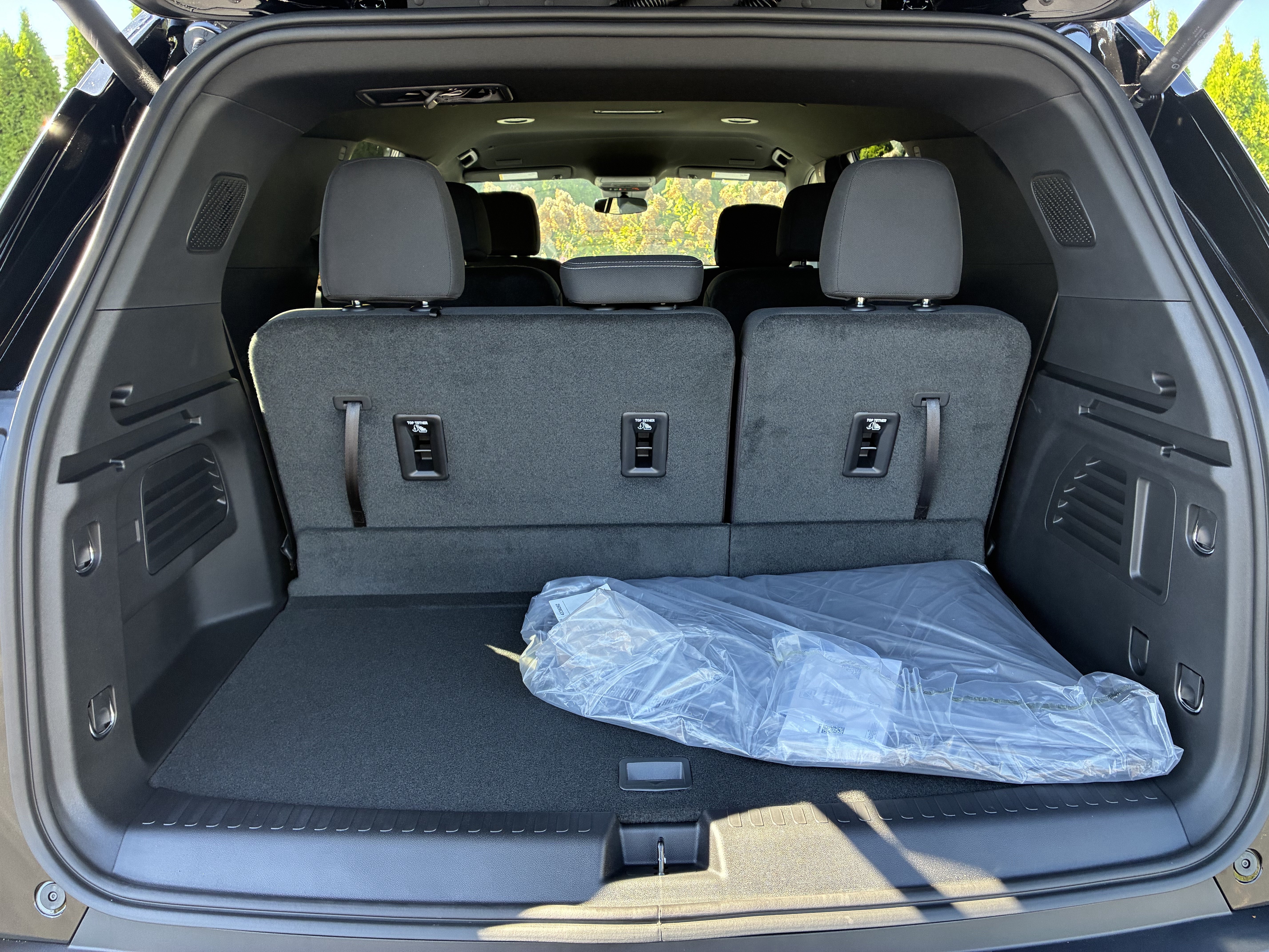 New 2027 Chevrolet Traverse LT FWD image 12