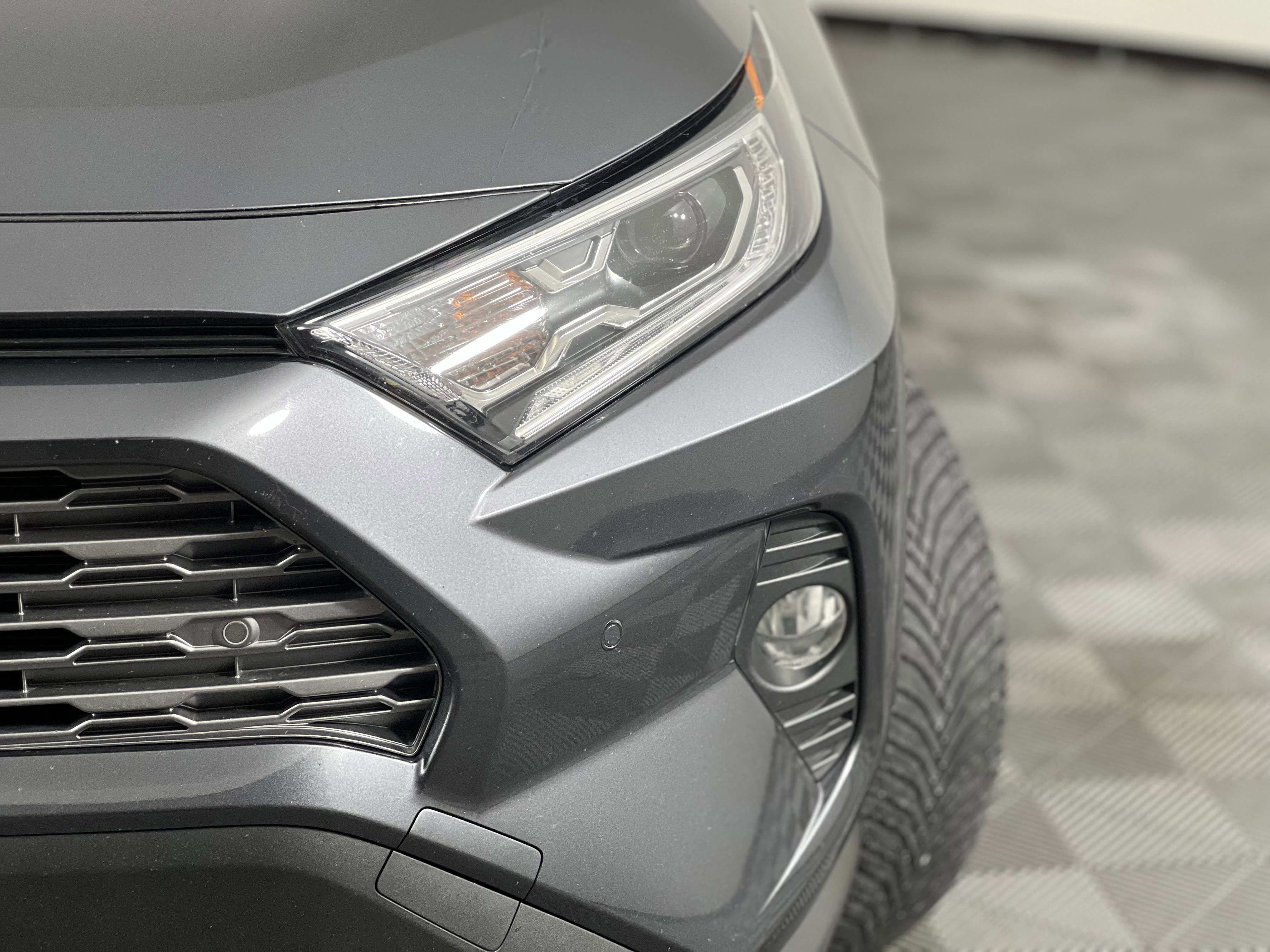 Used 2020 Toyota RAV4 Limited image 7