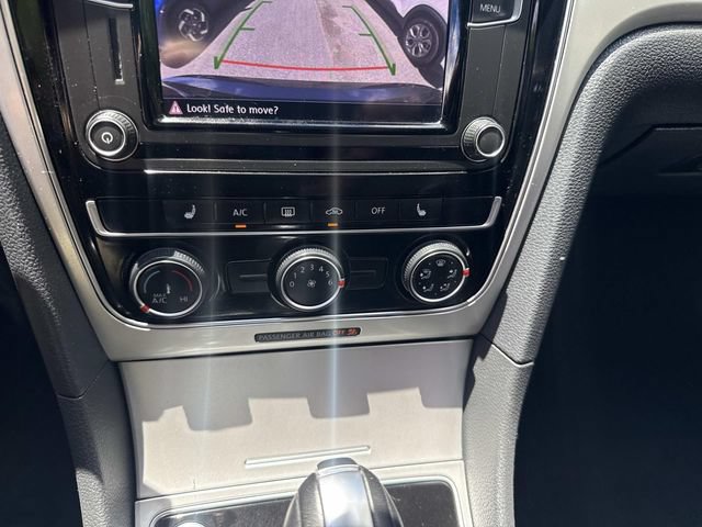 Used 2019 Volkswagen Passat 2.0T Wolfsburg w/ Wheels & Sunroof Package FWD image 27