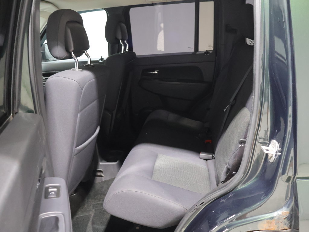 Used 2012 Jeep Liberty Sport AWD/4WD image 17