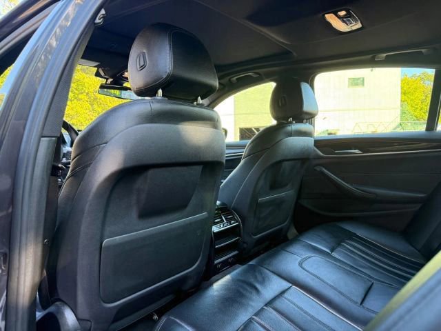 Used 2018 BMW 540i xDrive image 23