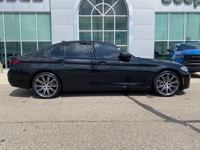 Used 2022 BMW 530i xDrive w/ Convenience Package AWD/4WD image 4