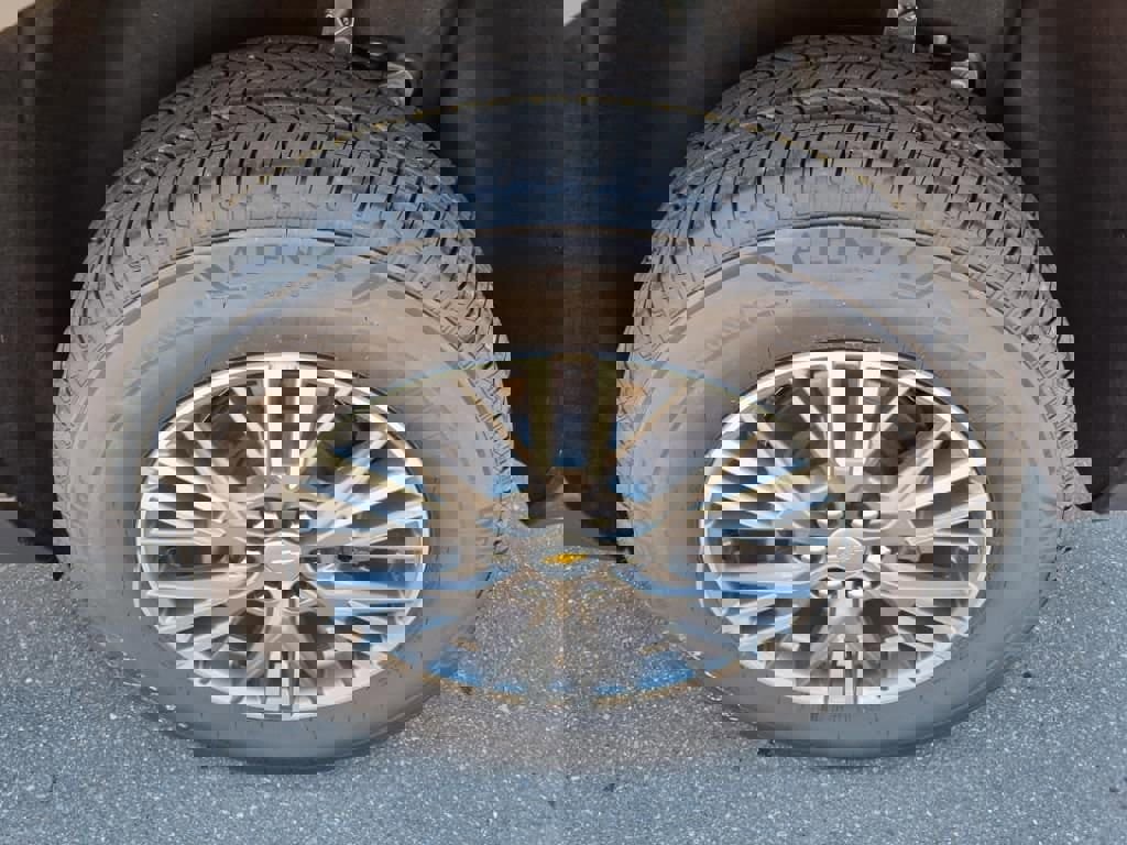 New 2025 Chevrolet Traverse LT image 9