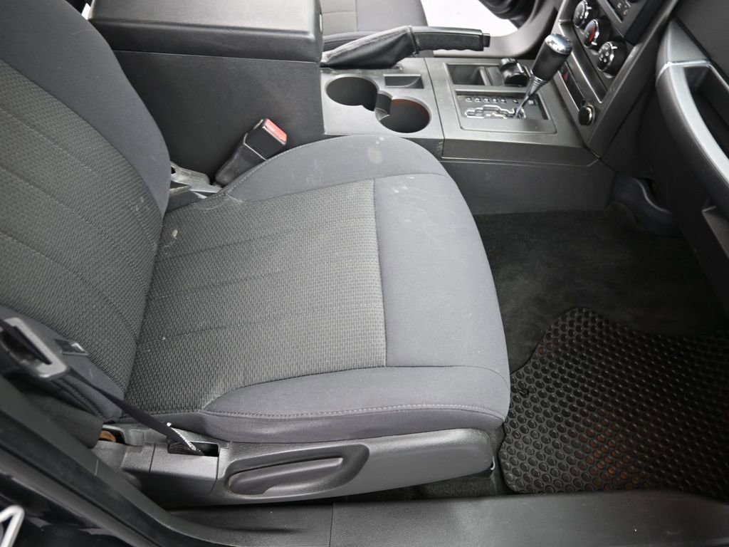 Used 2011 Jeep Liberty Sport image 31