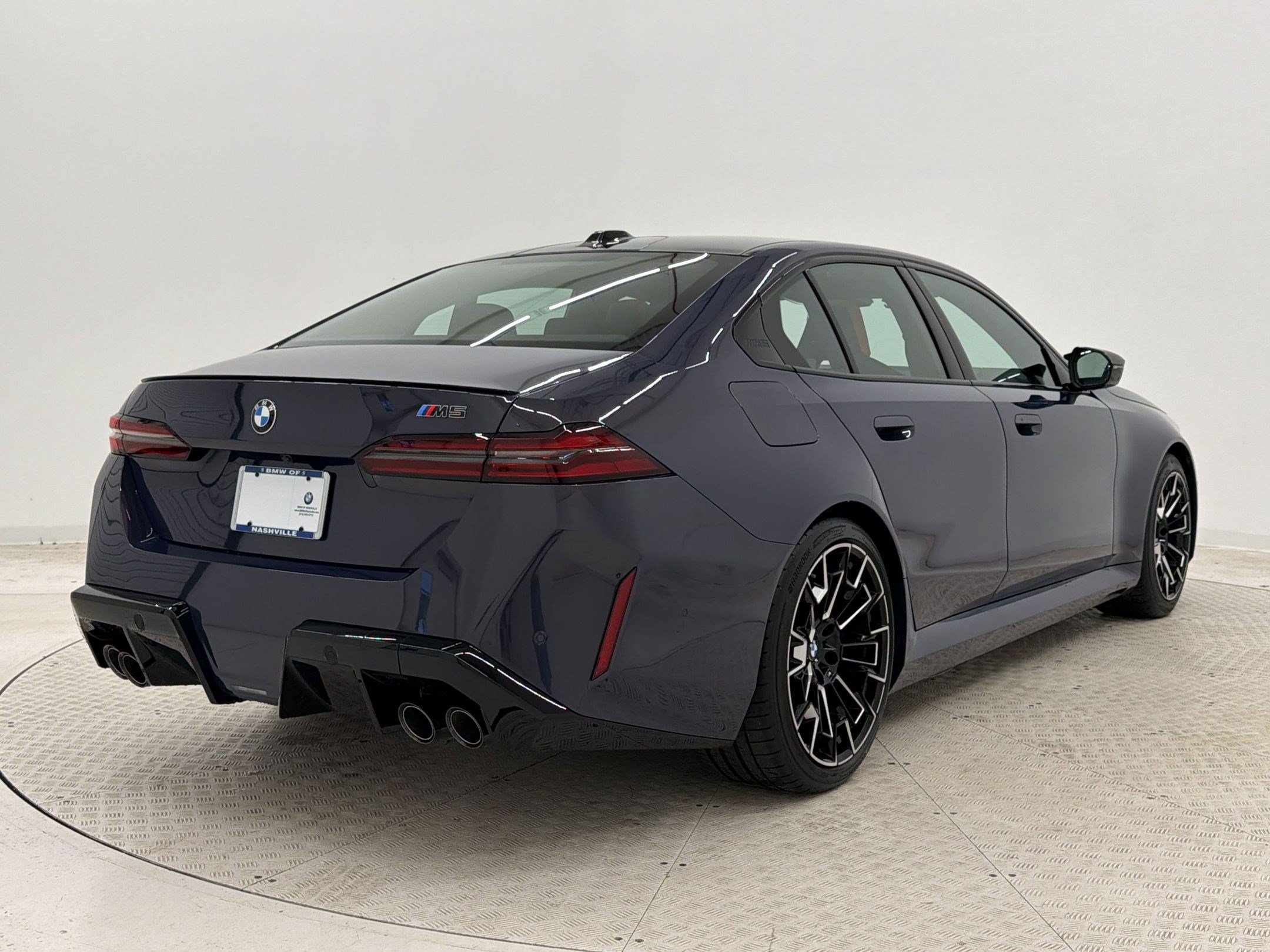 New 2027 BMW M5 w/ Executive Package AWD/4WD image 9