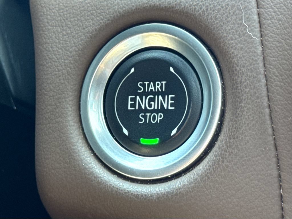 Used 2024 Chevrolet Tahoe High Country AWD/4WD image 19