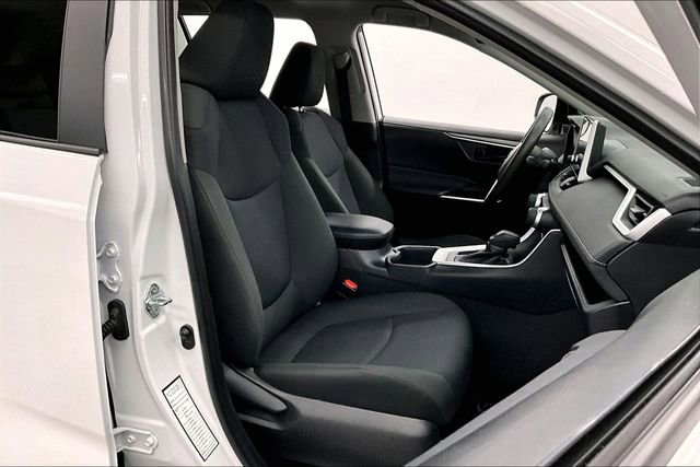 Used 2025 Toyota RAV4 LE image 8