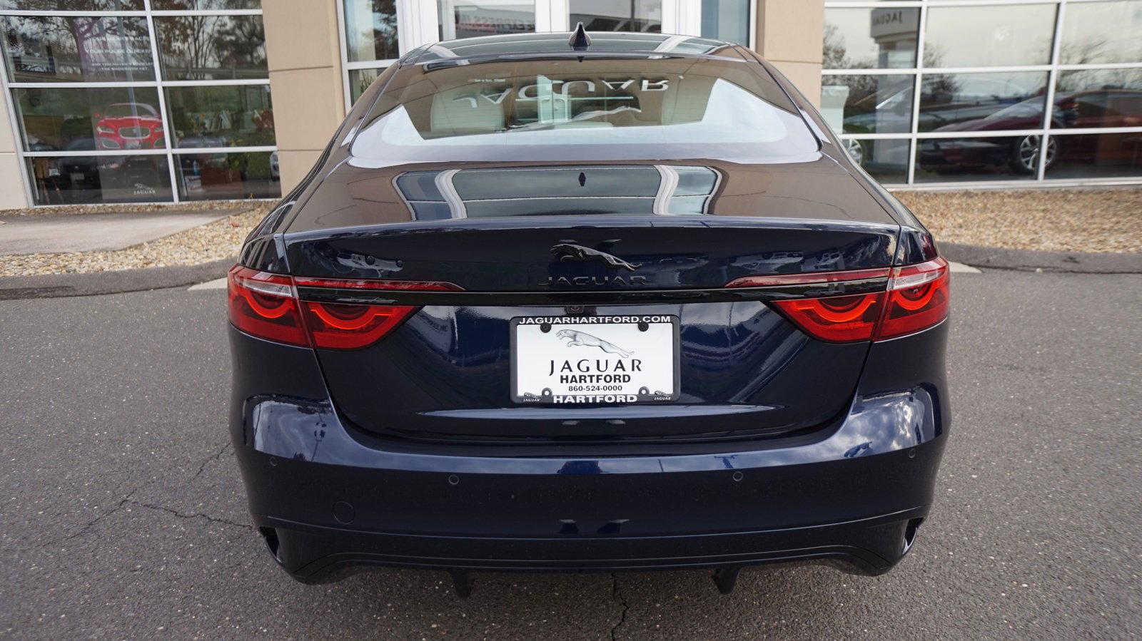 Used 2024 Jaguar XF R-Dynamic SE image 8