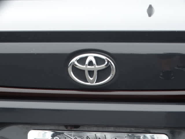 Certified 2023 Toyota Corolla SE w/ SE Premium Package image 18