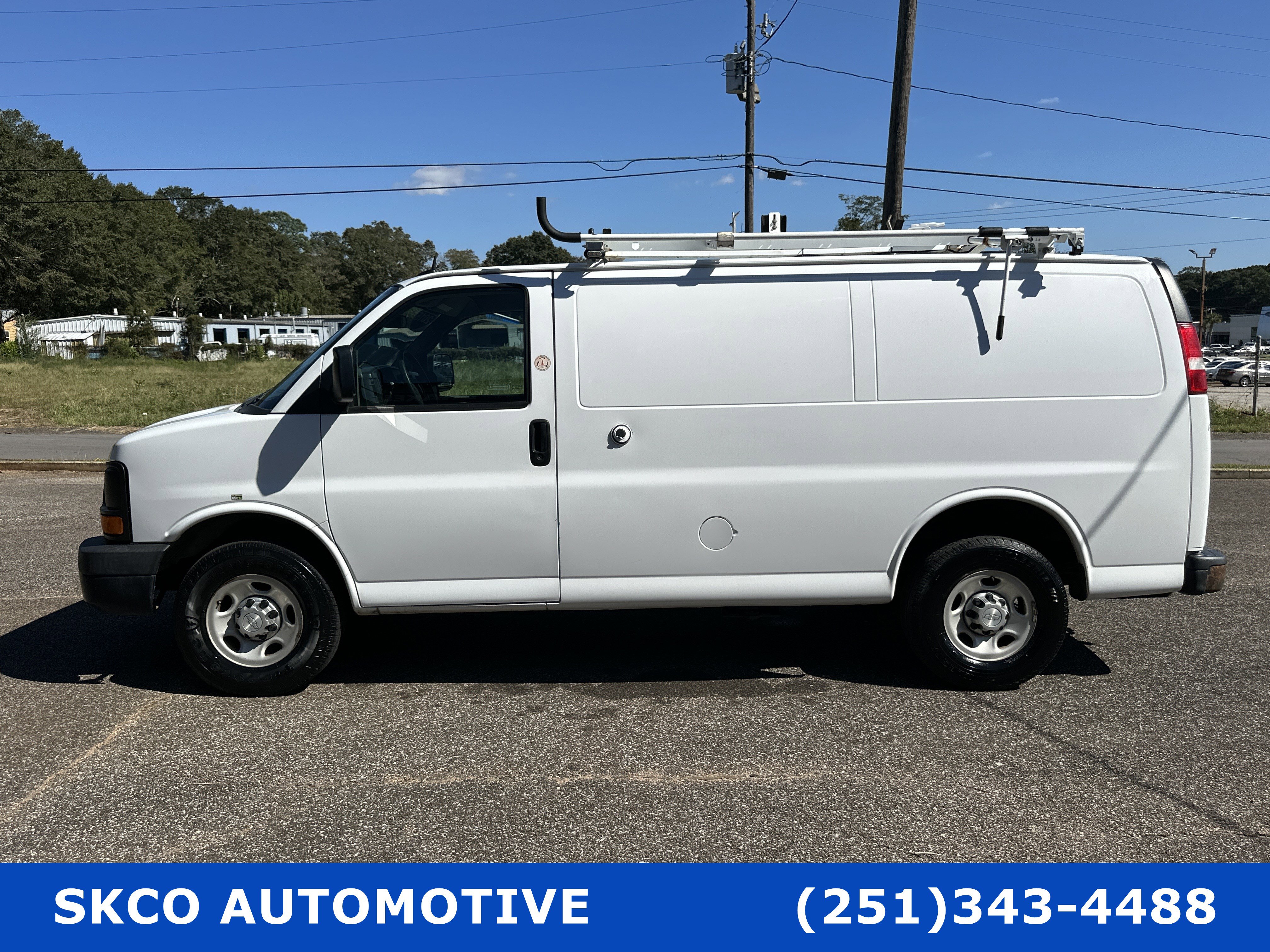 Used 2015 Chevrolet Express 2500 image 29