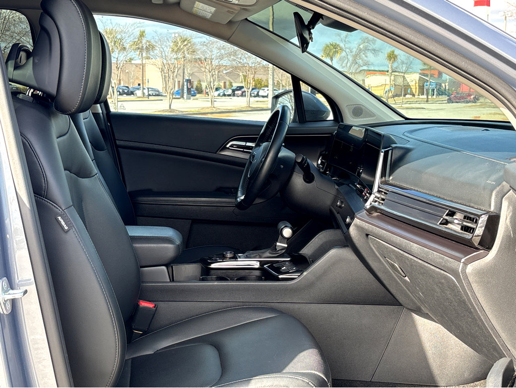 Used 2023 Kia Sportage EX image 7