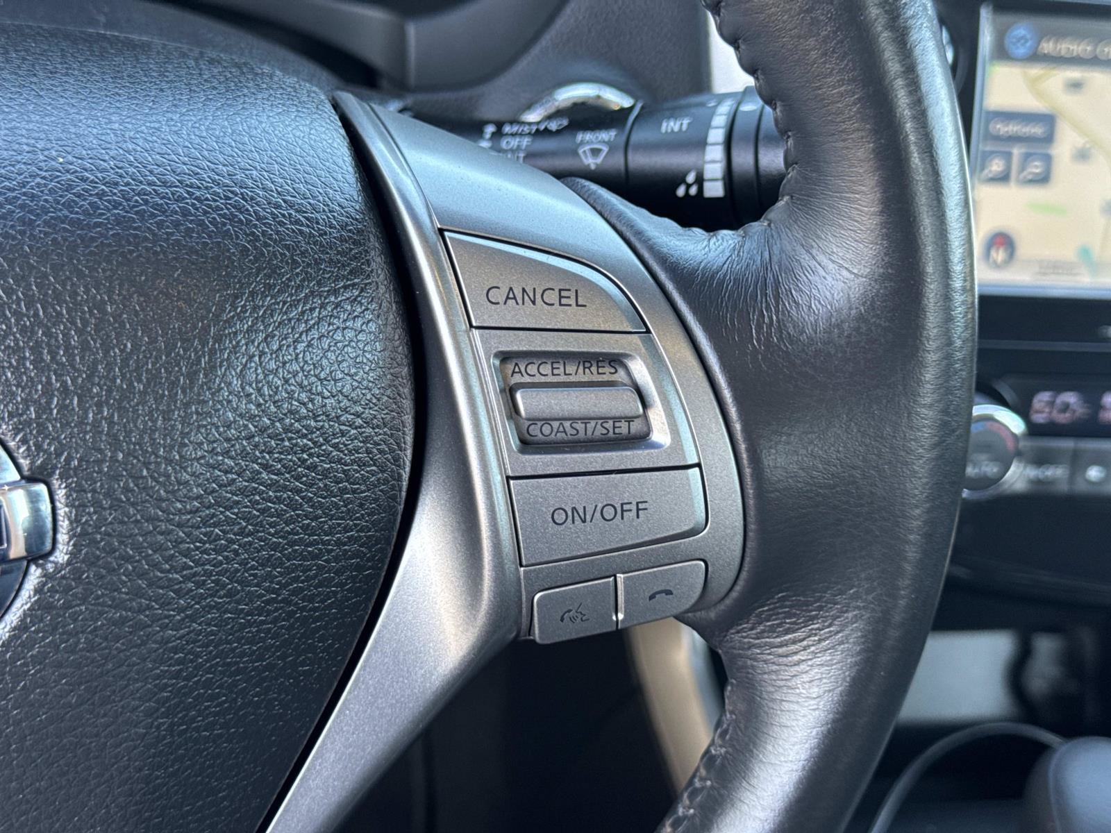 Used 2015 Nissan Altima 2.5 SV w/ Convenience Package FWD image 12