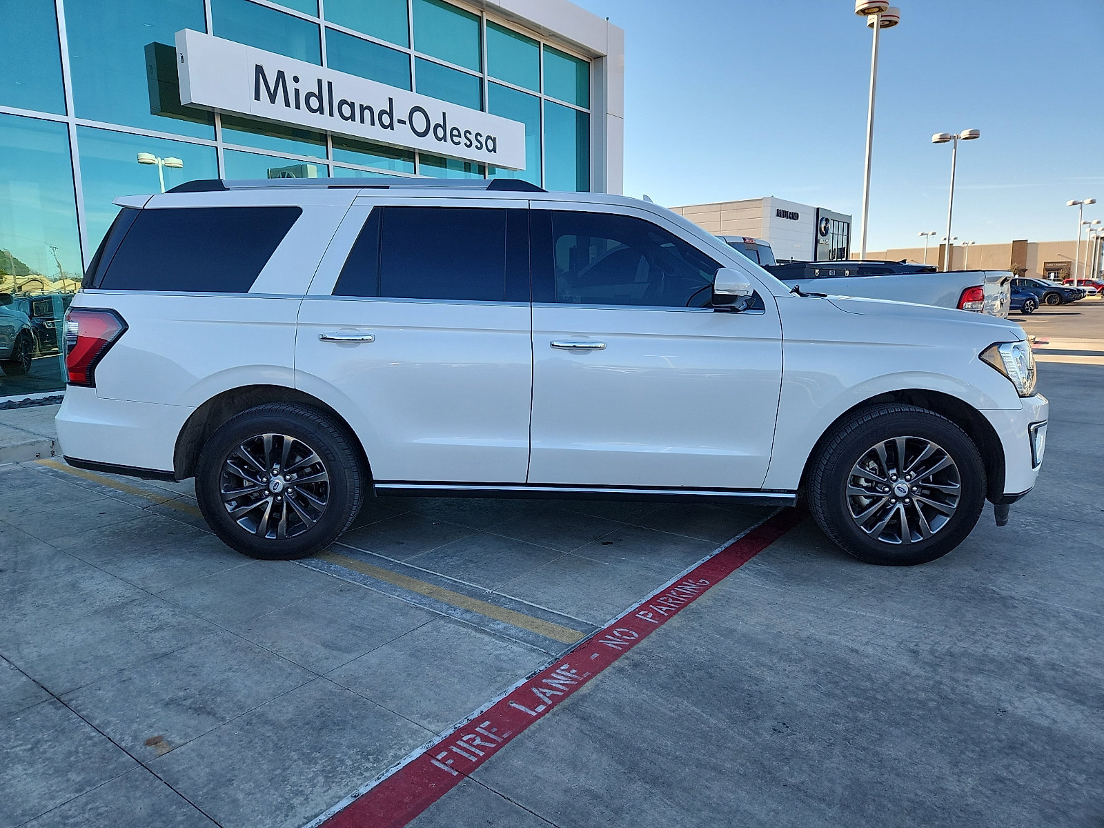 Used 2019 Ford Expedition Limited w/ Equipment Group 301A image 8