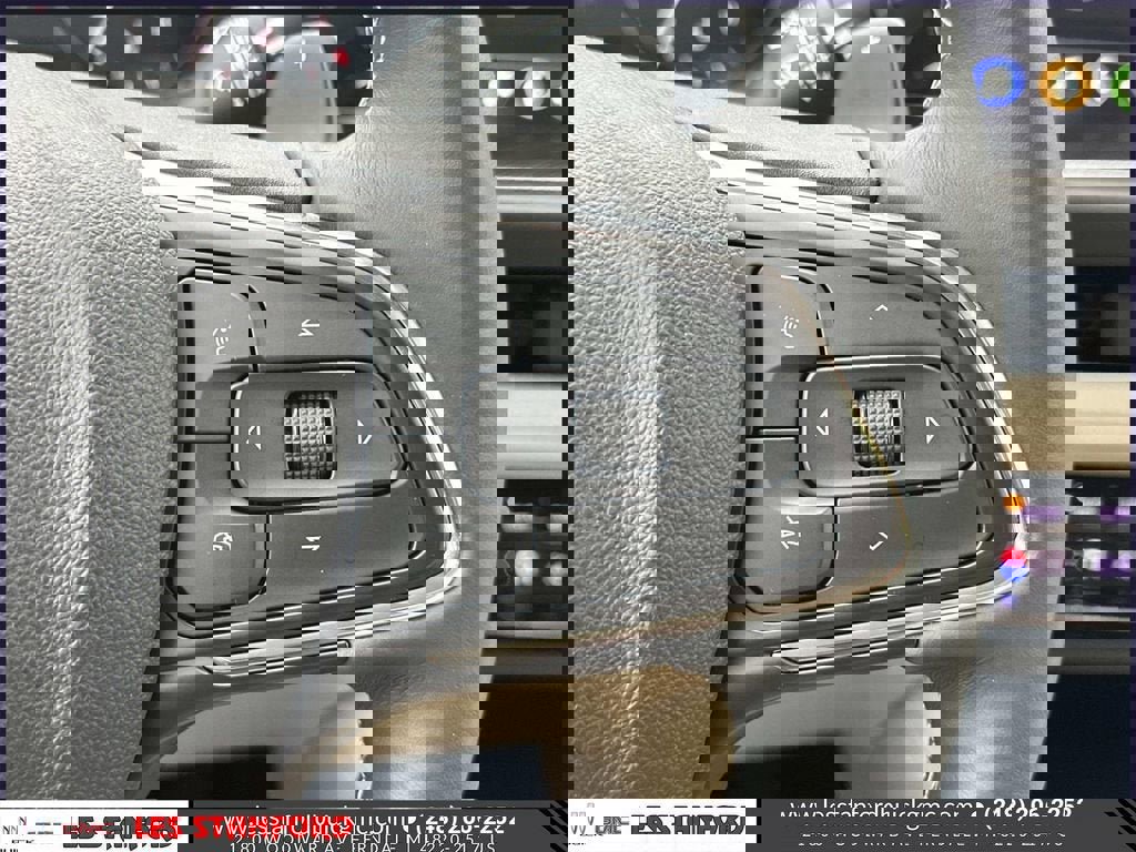 Used 2023 Buick Envision Preferred image 23