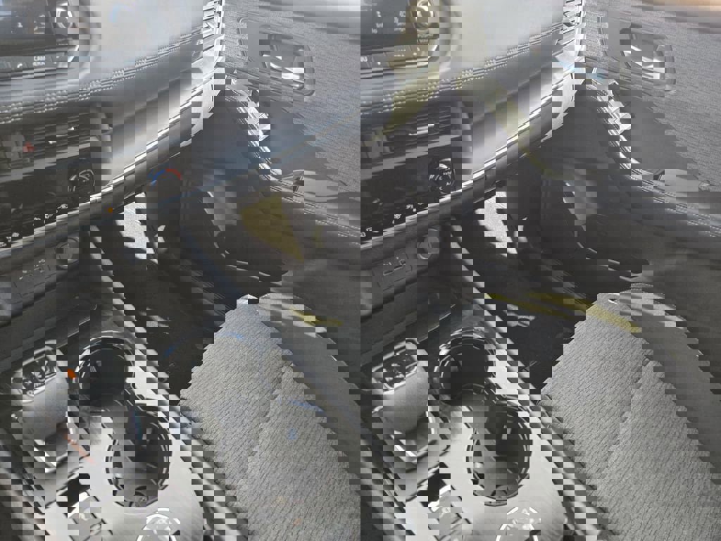 Used 2023 Nissan Rogue SV image 13