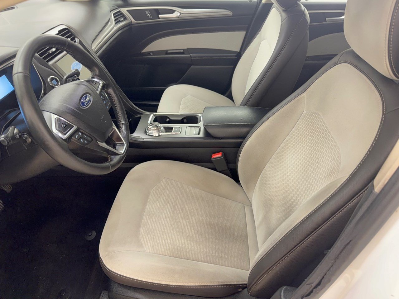 Certified 2019 Ford Fusion SE w/ Equipment Group 151A FWD image 5