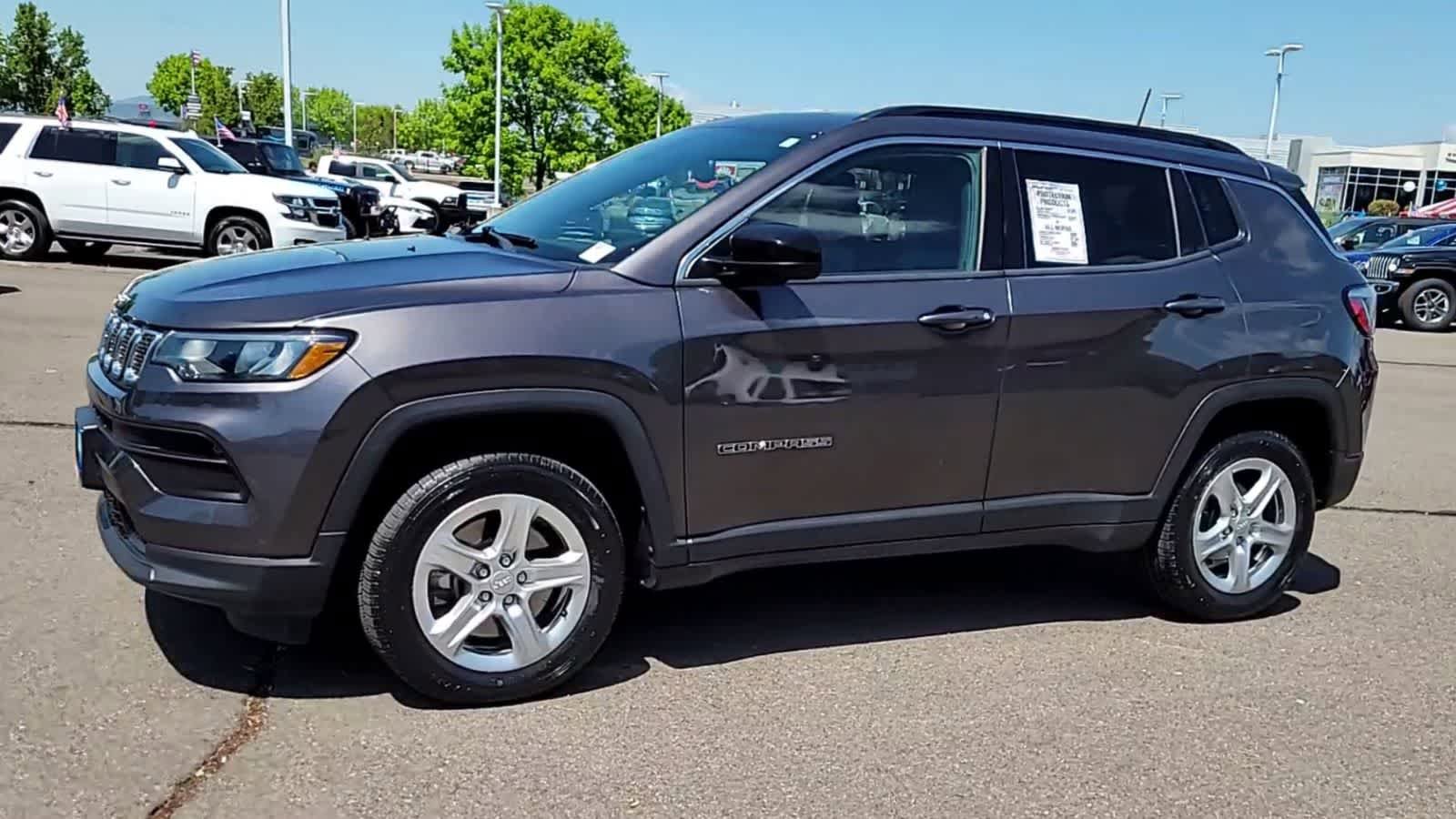 Used 2023 Jeep Compass Latitude w/ Sun and Sound Group AWD/4WD image 4