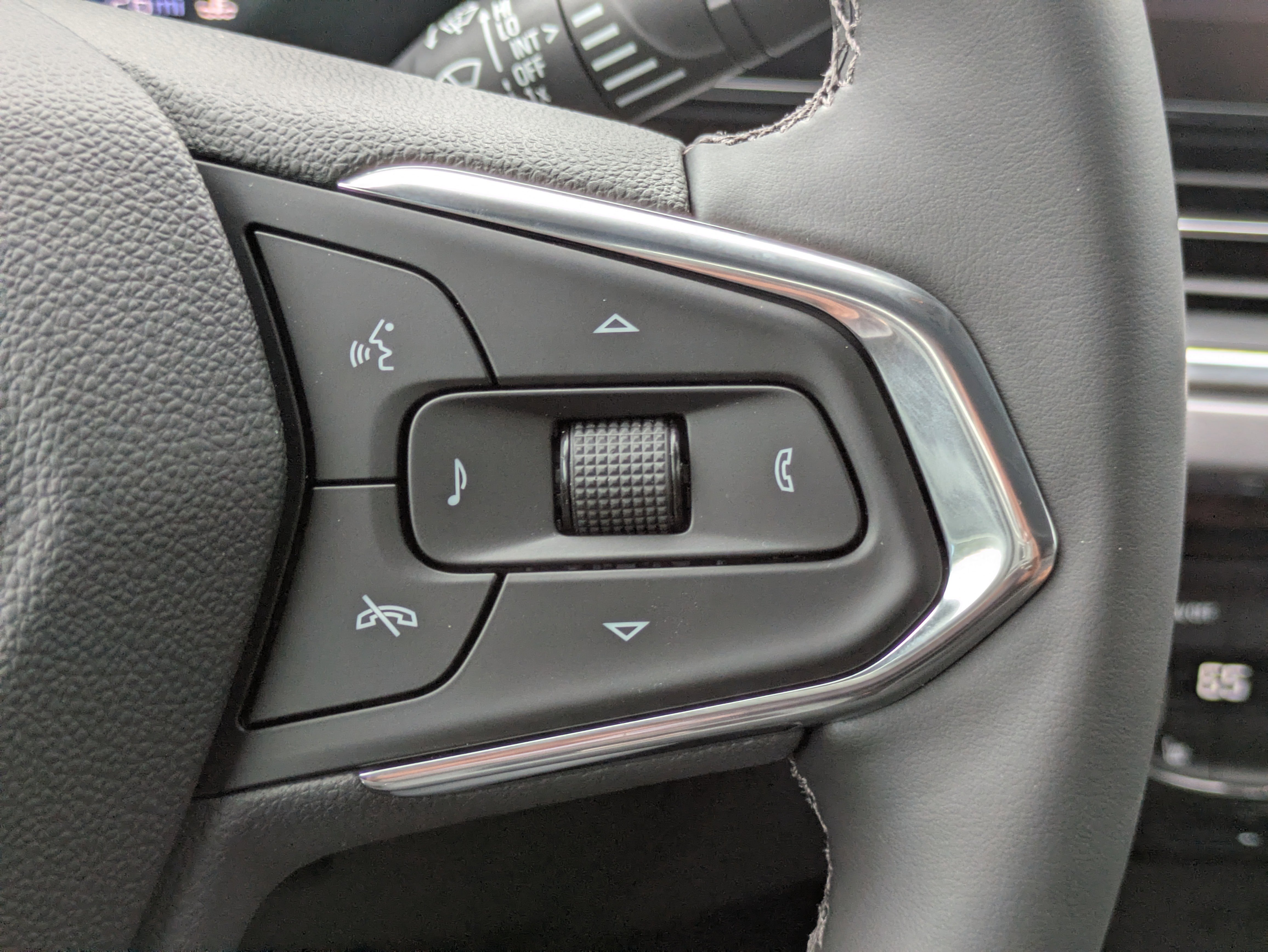 New 2026 Chevrolet Trax ACTIV w/ Sunroof Package image 18