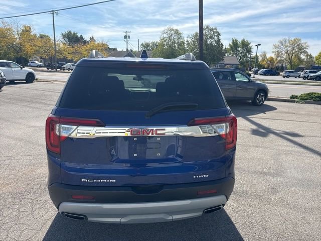 Used 2023 GMC Acadia SLE w/ Driver Convenience Package image 3