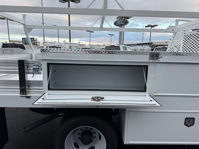 New 2025 Ford F550 4x4 SuperCab Super Duty image 9