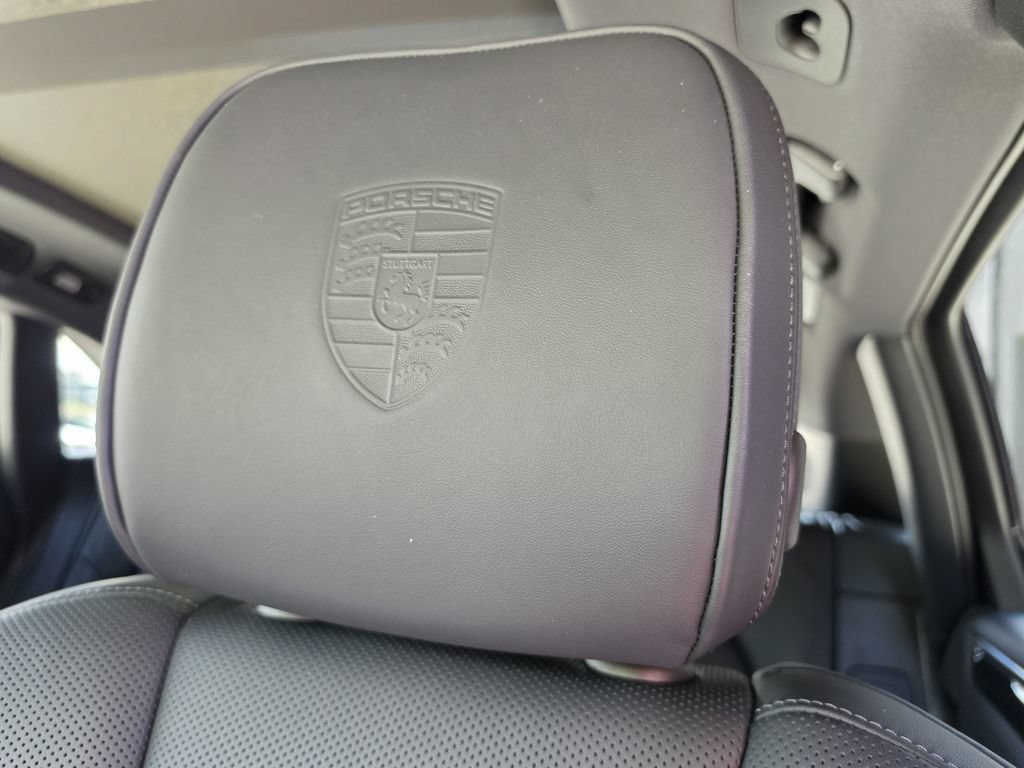New 2026 Porsche Macan AWD/4WD image 13