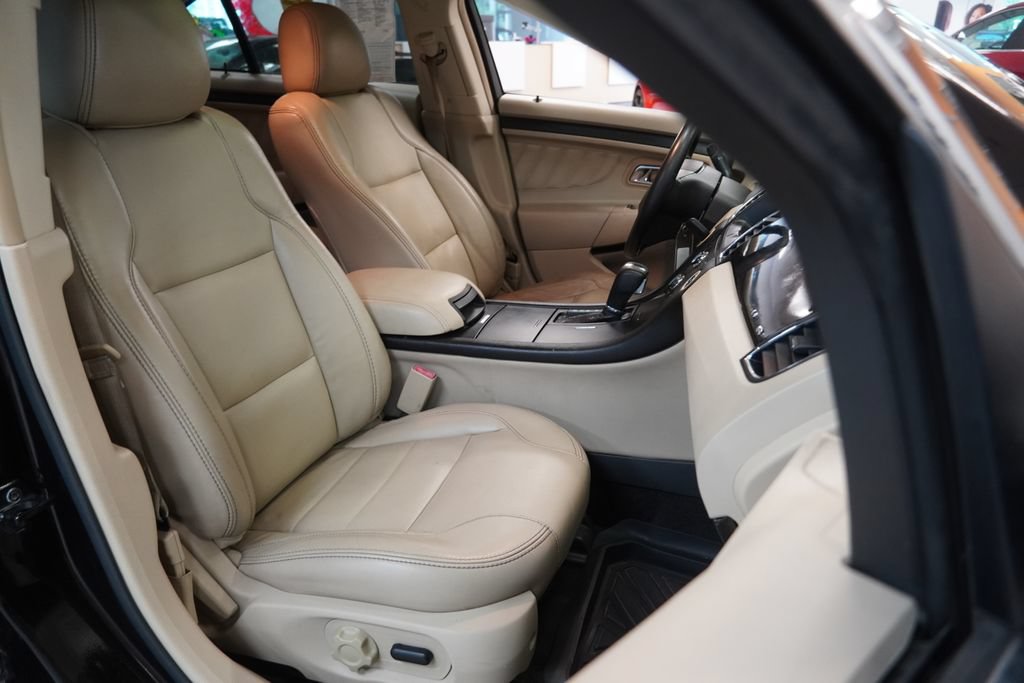 Used 2013 Ford Taurus SEL FWD image 32
