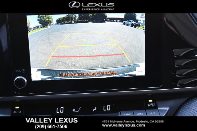 Used 2025 Toyota Camry SE FWD image 6