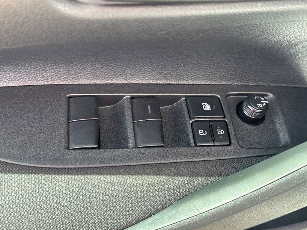 Used 2025 Toyota Corolla LE w/ LE Premium Package image 8