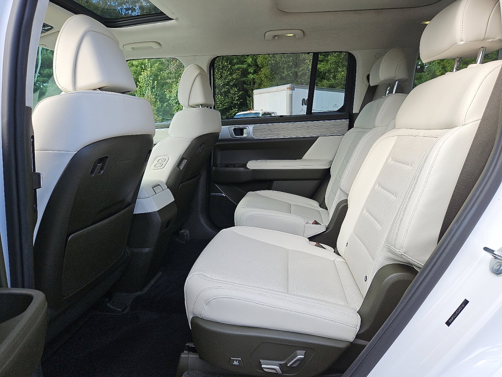 Used 2025 Hyundai Santa Fe Calligraphy image 20