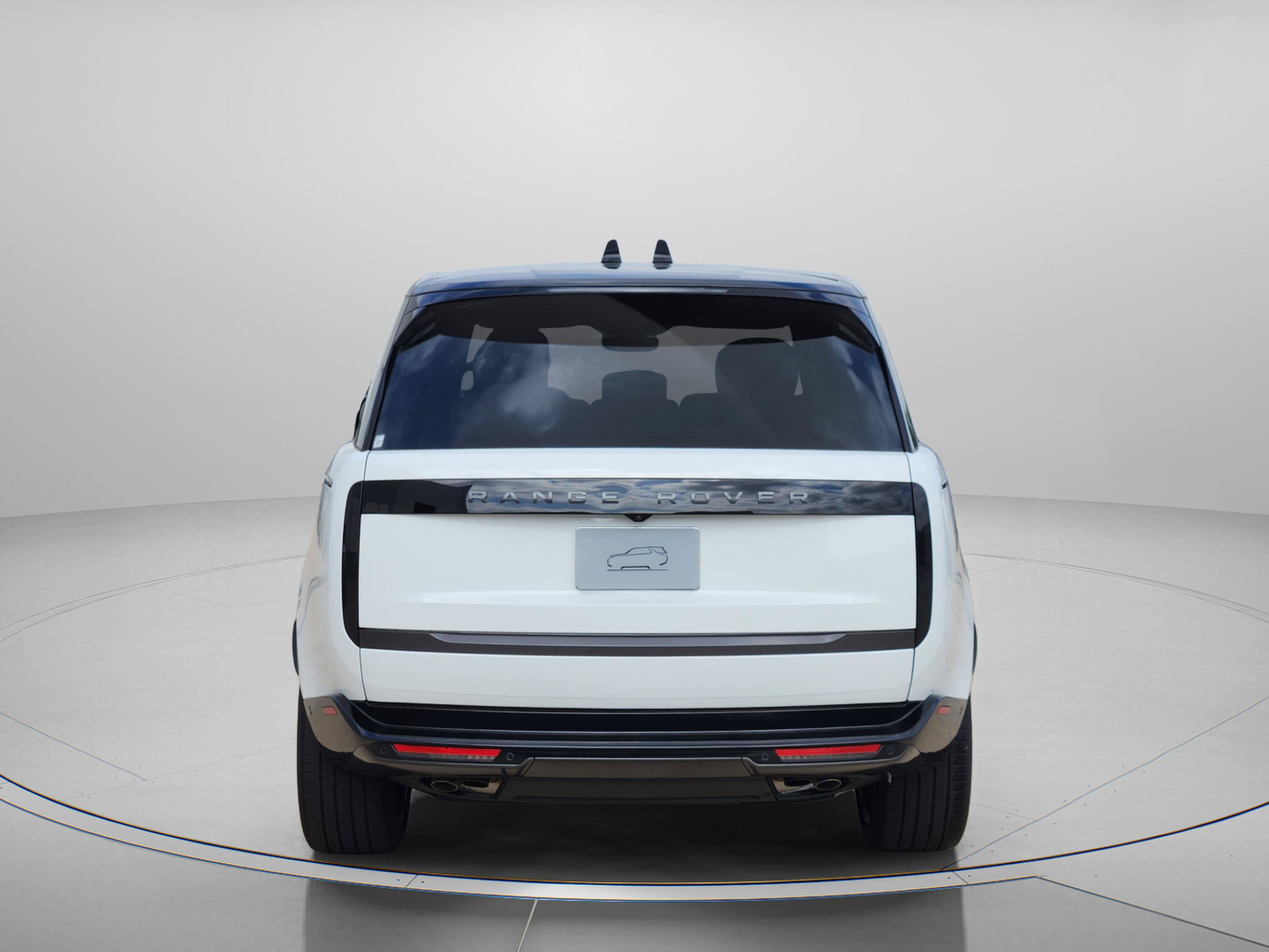 New 2026 Land Rover Range Rover Long Wheelbase SE AWD/4WD image 4