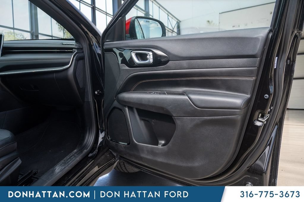 Used 2023 Jeep Compass Limited AWD/4WD image 22