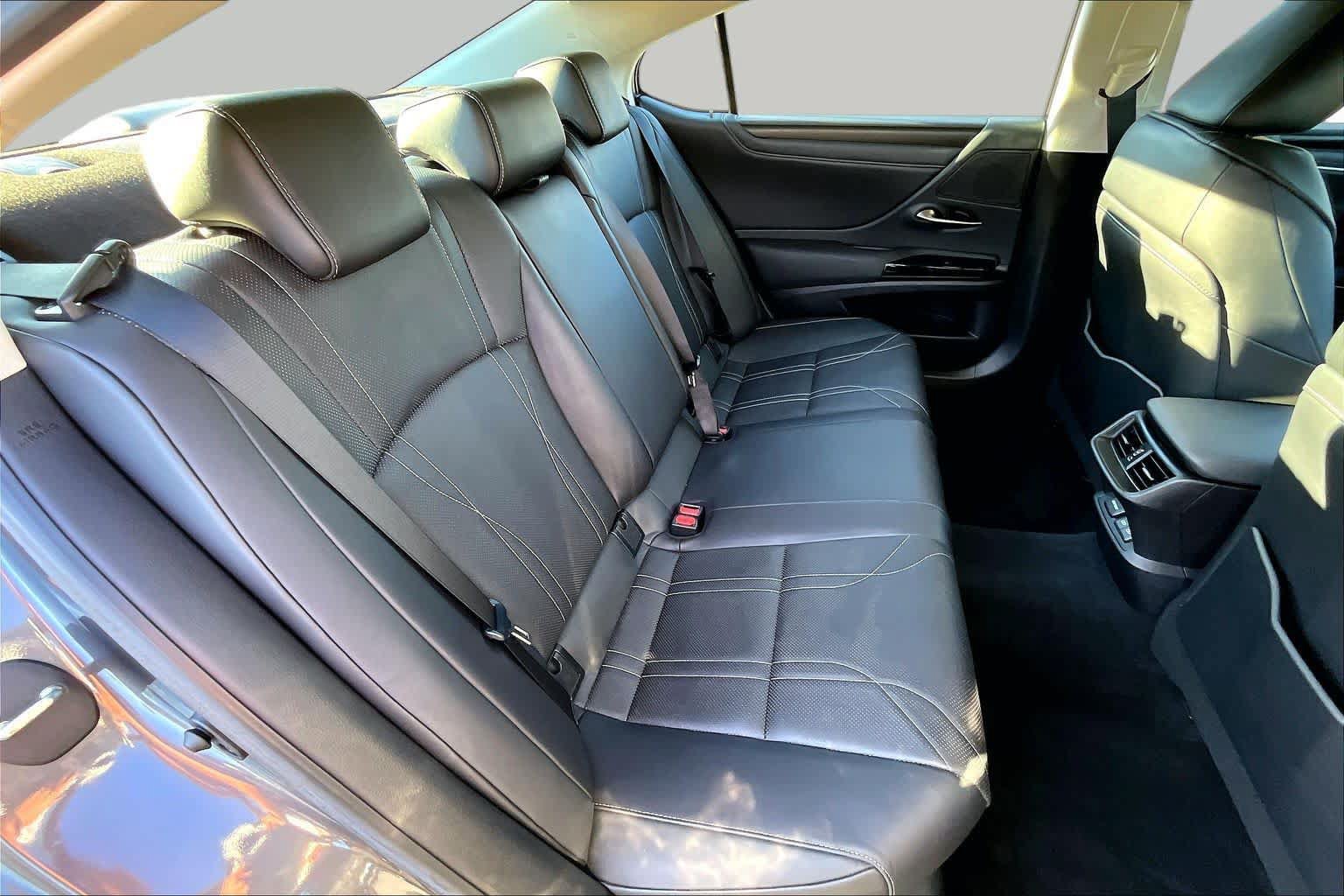 Certified 2023 Lexus ES 300h w/ Accessory Package (Z1) FWD image 19