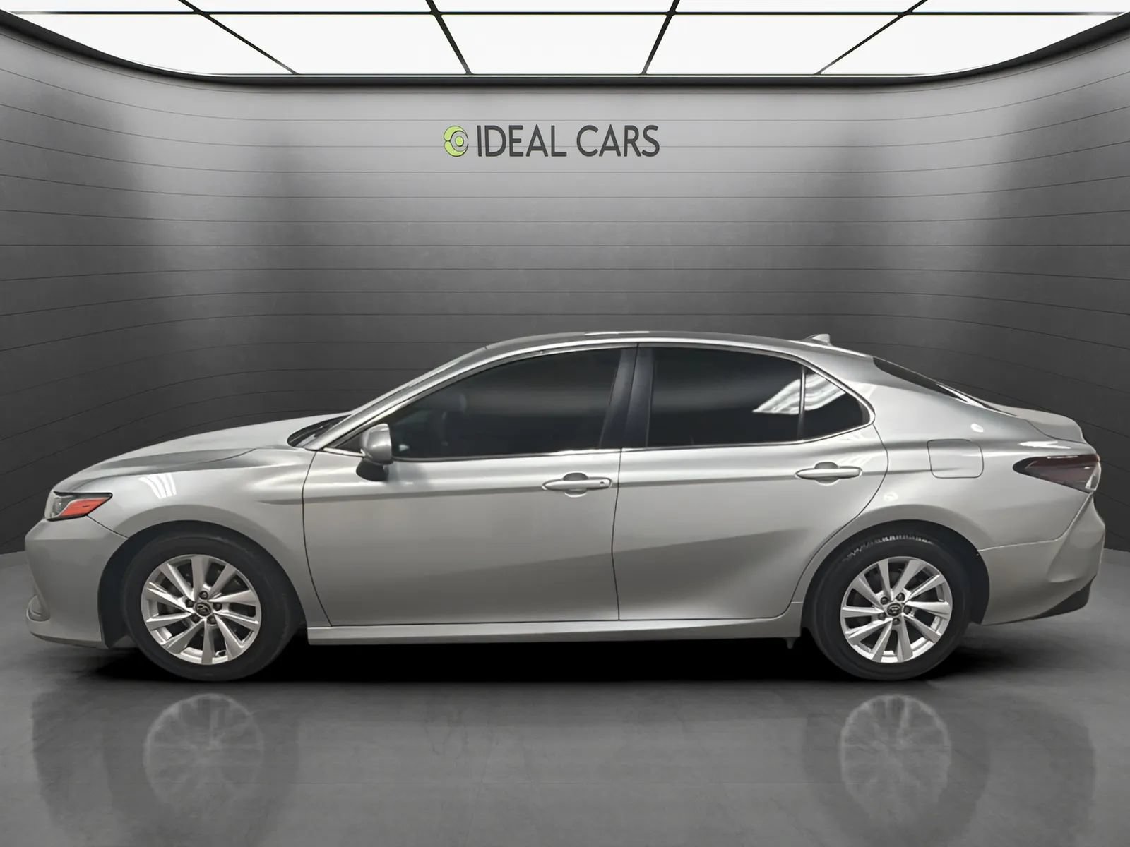 Used 2021 Toyota Camry LE w/ Carpet Mat Package (TMS) FWD image 8