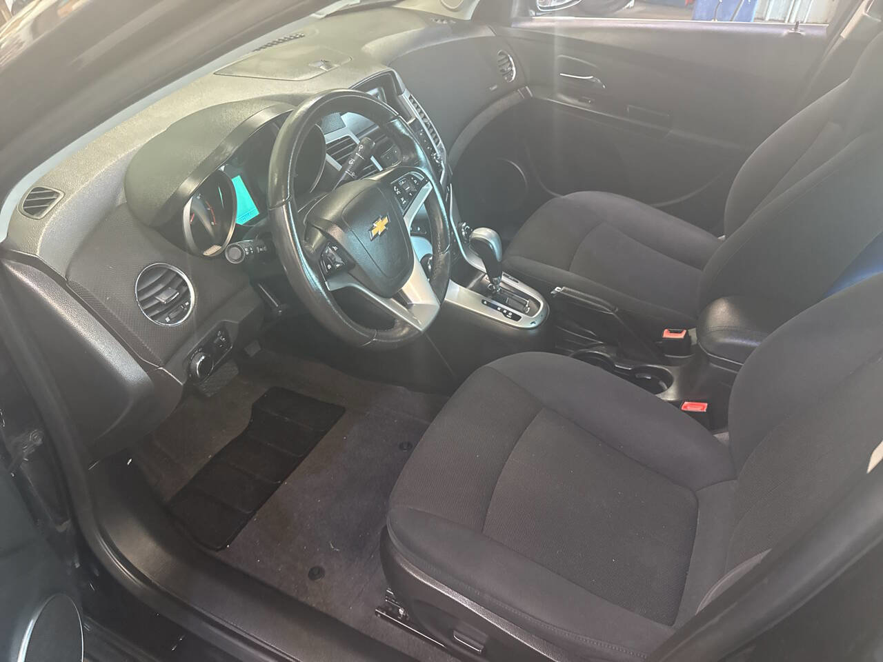 Used 2011 Chevrolet Cruze LT image 4