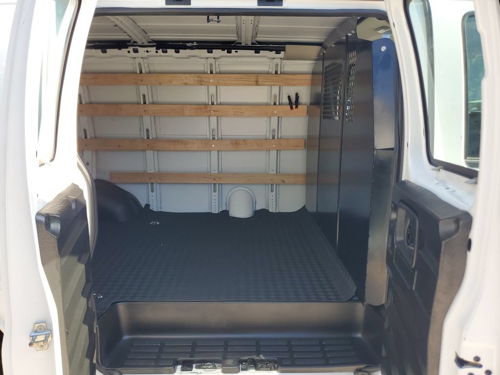 Used 2025 Chevrolet Express 2500 w/ Driver Convenience Package RWD image 10