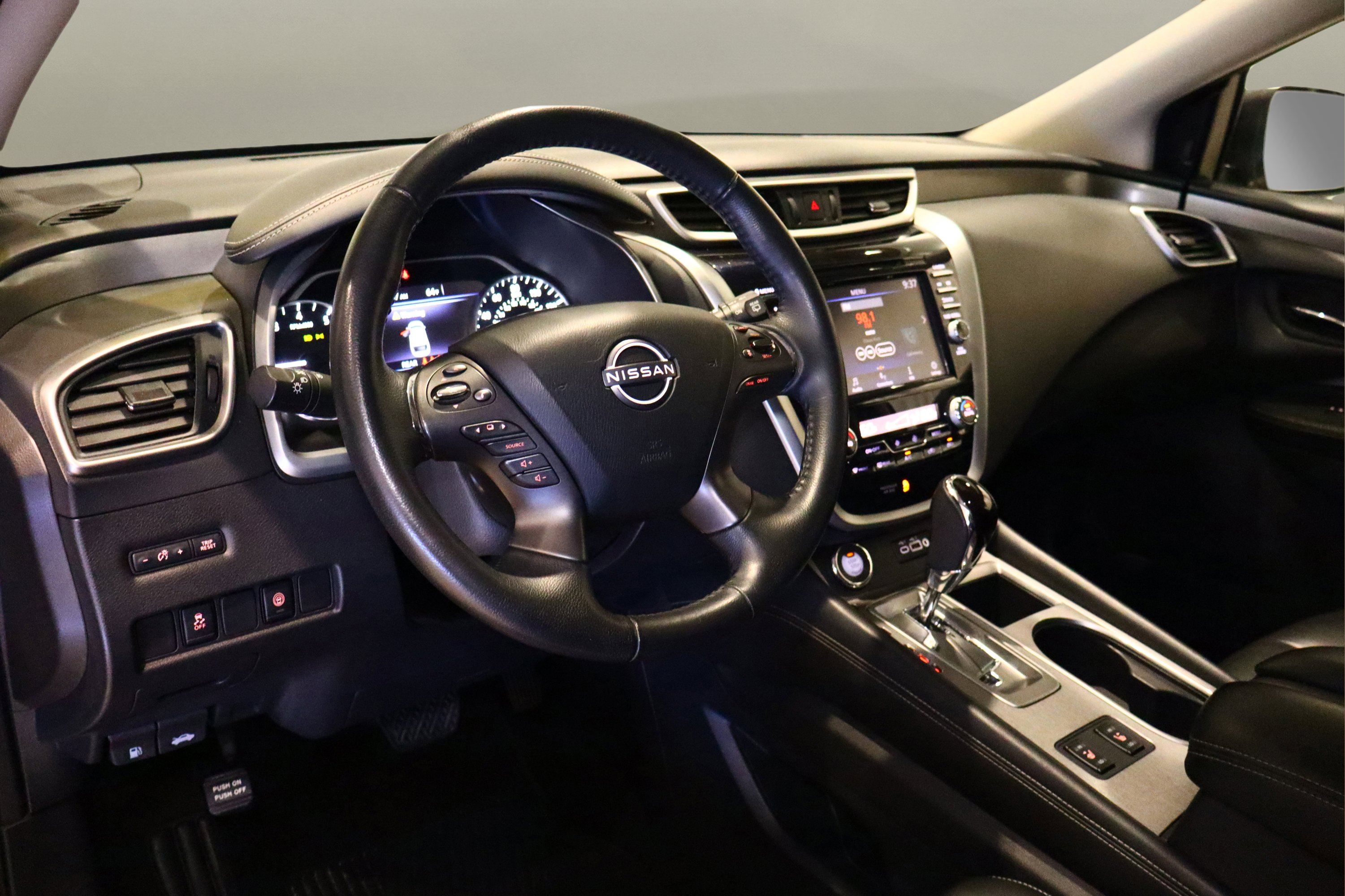 Used 2023 Nissan Murano SV image 10