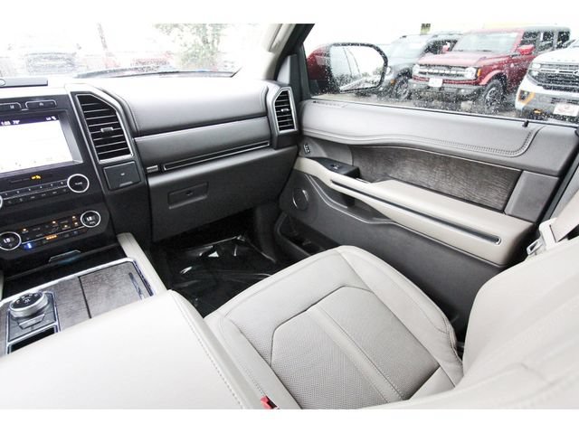 Used 2019 Ford Expedition Limited w/ Equipment Group 301A RWD image 9