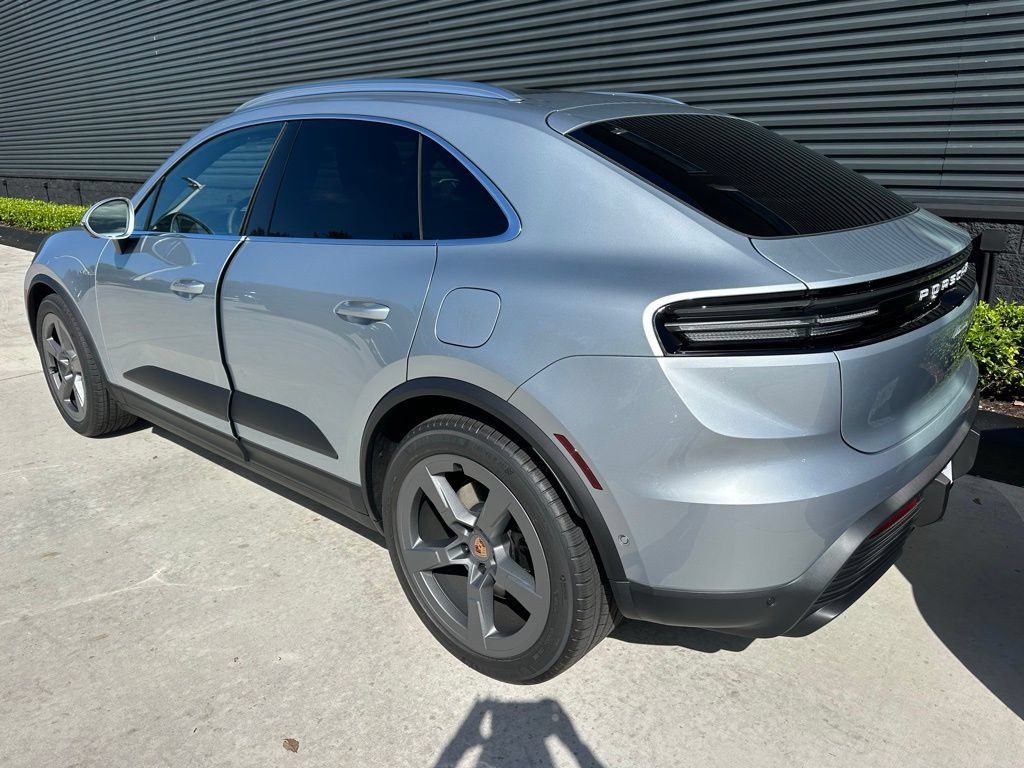 Used 2026 Porsche Macan Electric RWD image 3